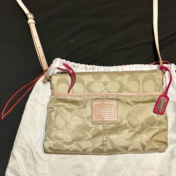 Coach Crossbody - Picture 3 of 3